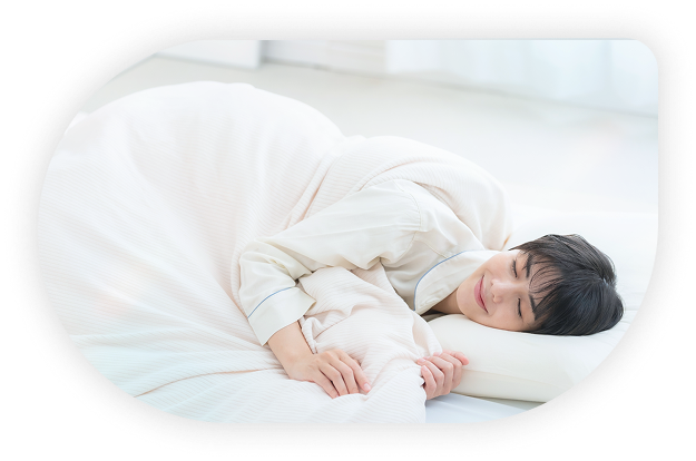 心地よく眠る女性